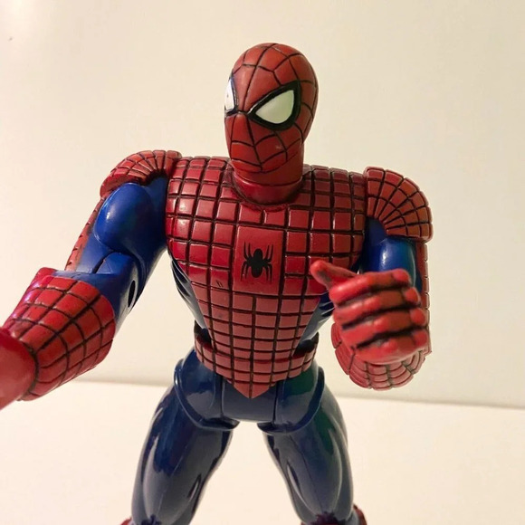 Vintage 1995 Toy Biz Spiderman 10  Inch Tall Poseable Action Figure - Picture 2 of 13